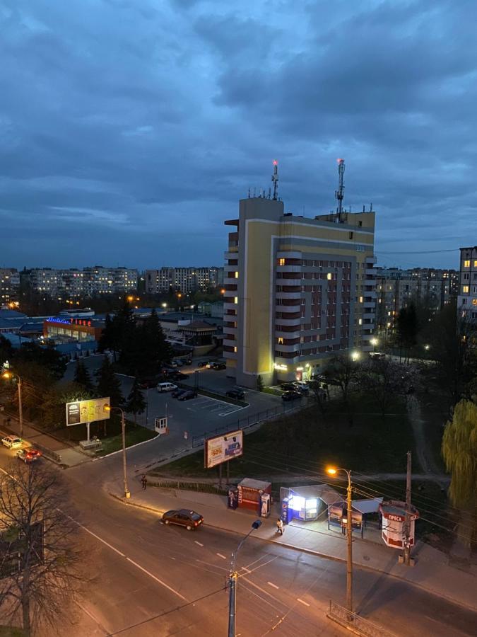 Люкс Апартаменти Район Автовокзалу В Жкарена Та Жк Great House Поблизу Обласноі Лікарні リウネ エクステリア 写真
