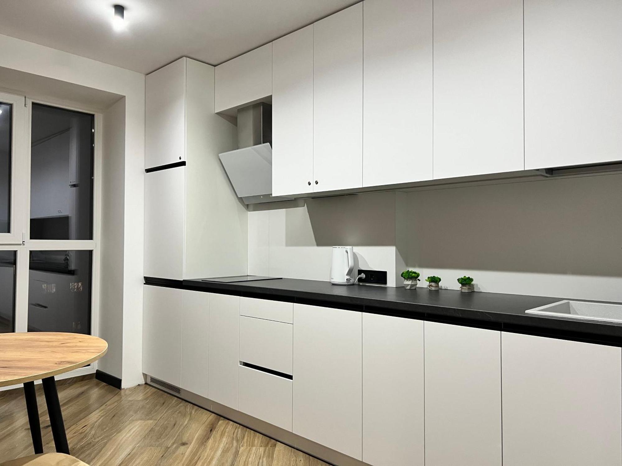 Люкс Апартаменти Район Автовокзалу В Жкарена Та Жк Great House Поблизу Обласноі Лікарні リウネ エクステリア 写真