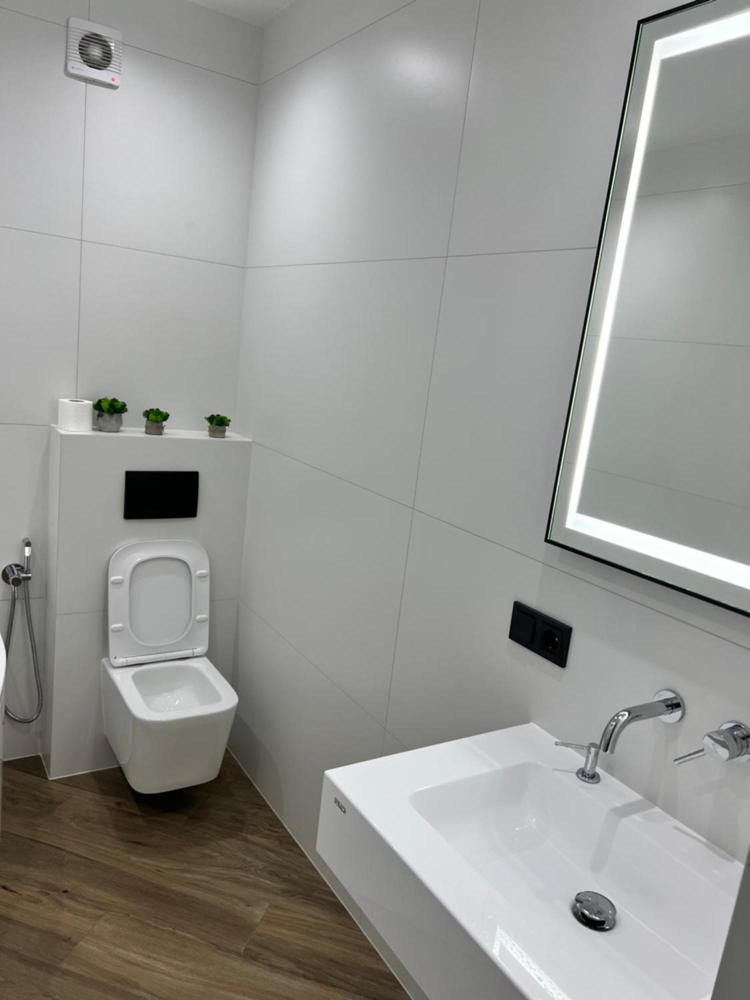Люкс Апартаменти Район Автовокзалу В Жкарена Та Жк Great House Поблизу Обласноі Лікарні リウネ エクステリア 写真